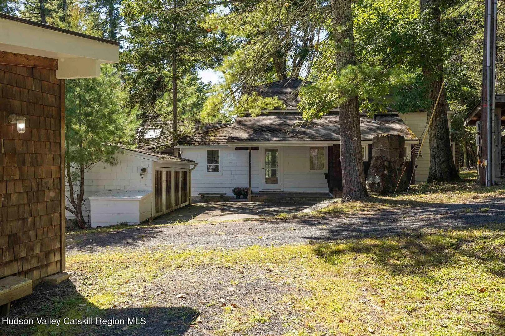 2673 Glasco Turnpike Photo 6