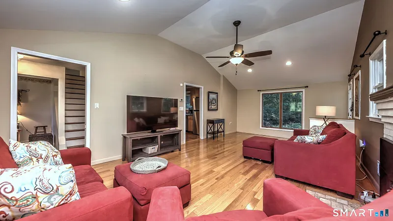 22 Central Avenue Photo 8