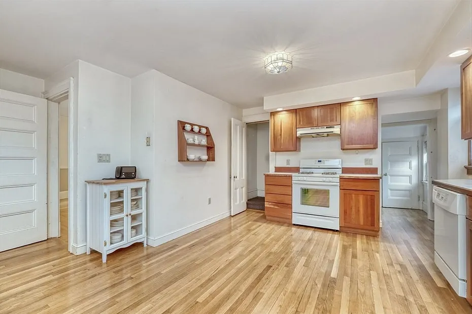 37 Glenwood Ave Photo 10