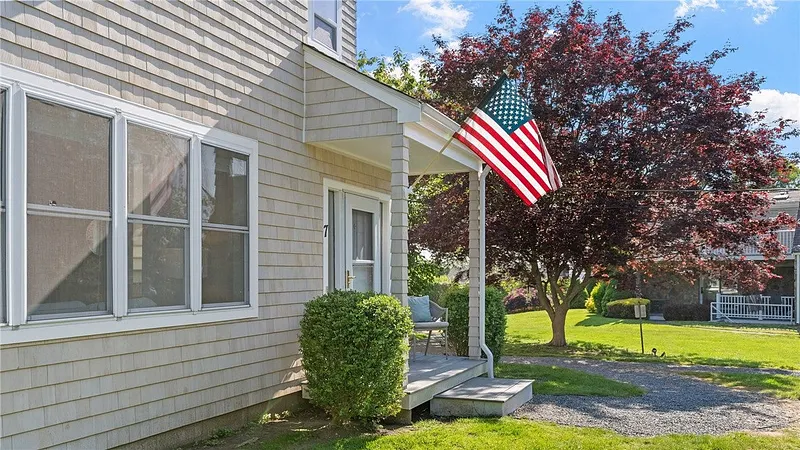 152 Tuckerman Avenue  #7 Photo 35