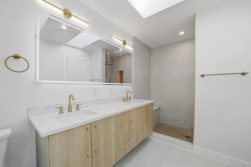 42 Euclid Avenue Photo 15