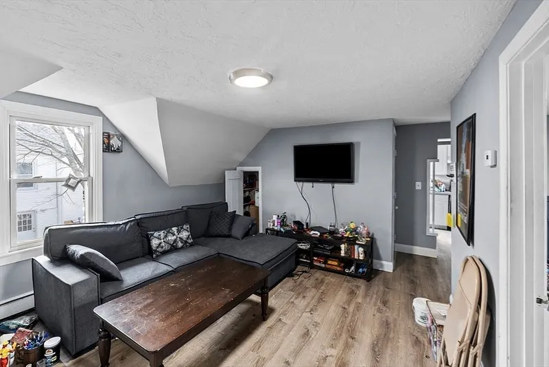 42 Godfrey St Photo 13