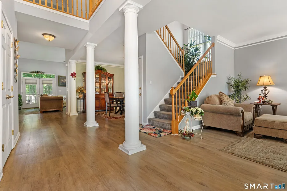 40 Lexington Way North Photo 4