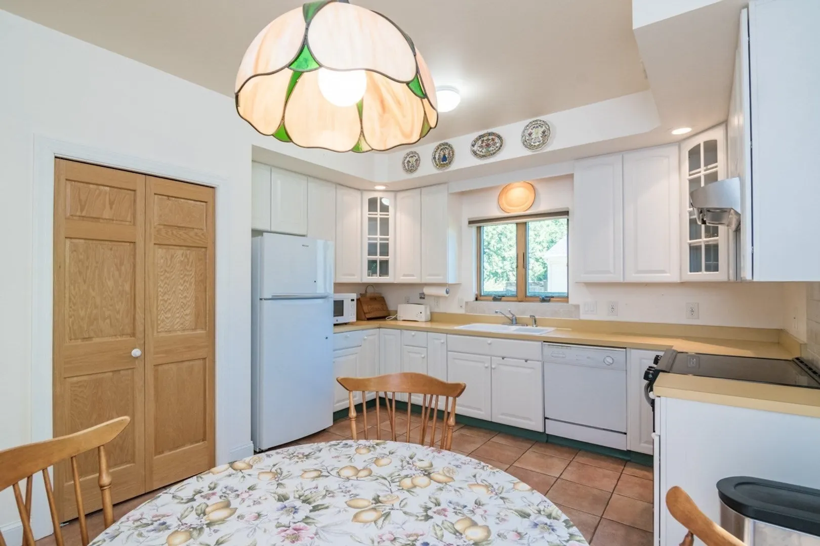 62 Fairview Ave Photo 10