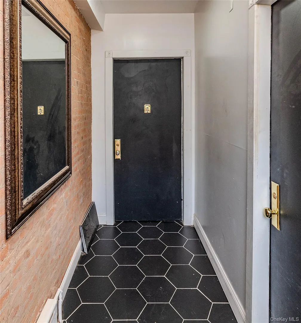 70 Lander Street Photo 18