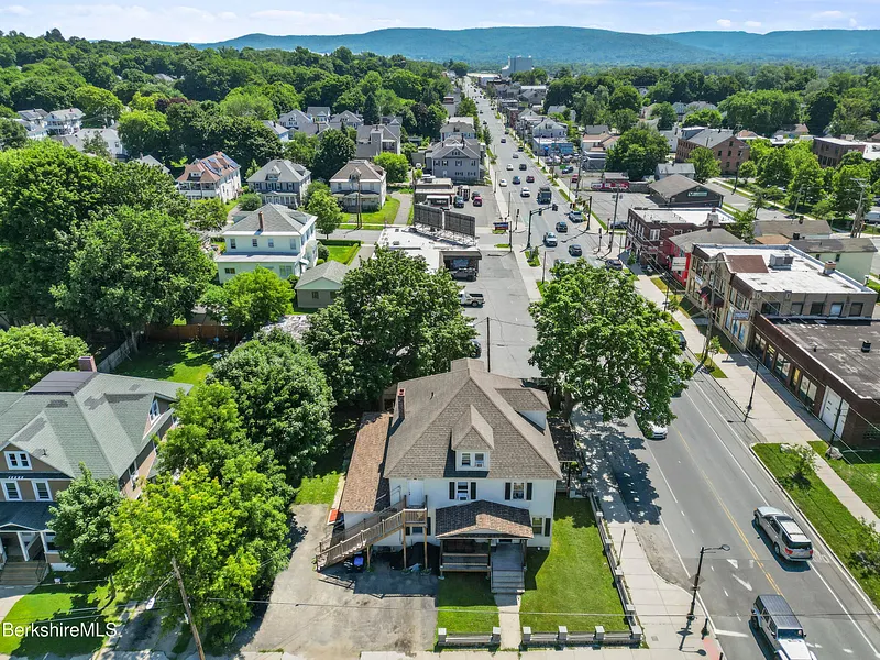271 Tyler St Photo 35