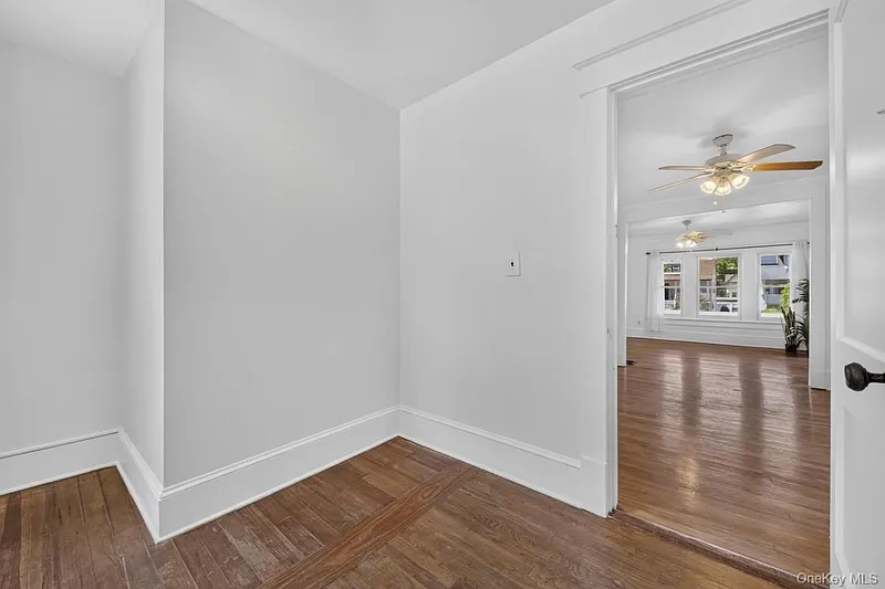 10 S Grand Avenue Photo 16