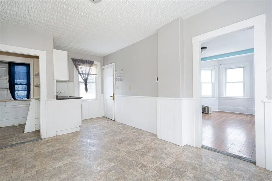 31 Neil  St. Photo 14