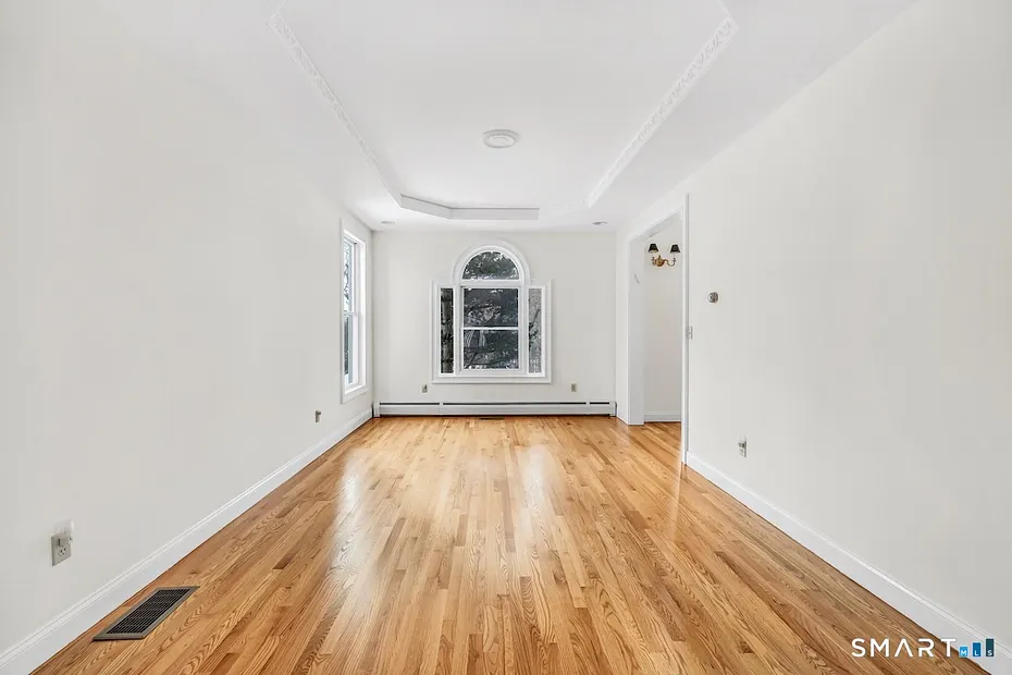 461 Amity Road Photo 11
