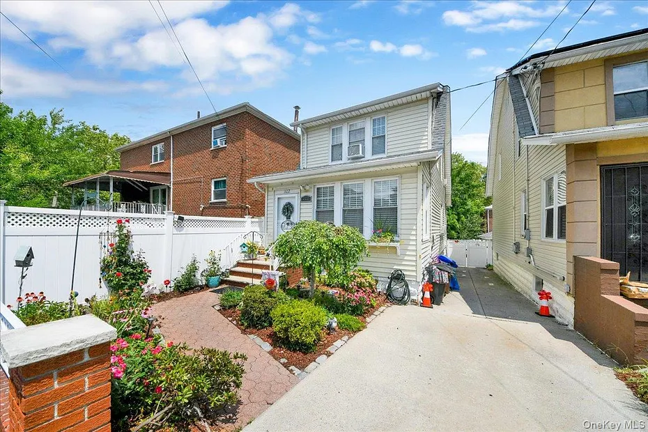 322 Logan Avenue Photo 2