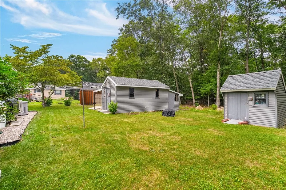 464 Gardiner Road #103 Photo 33