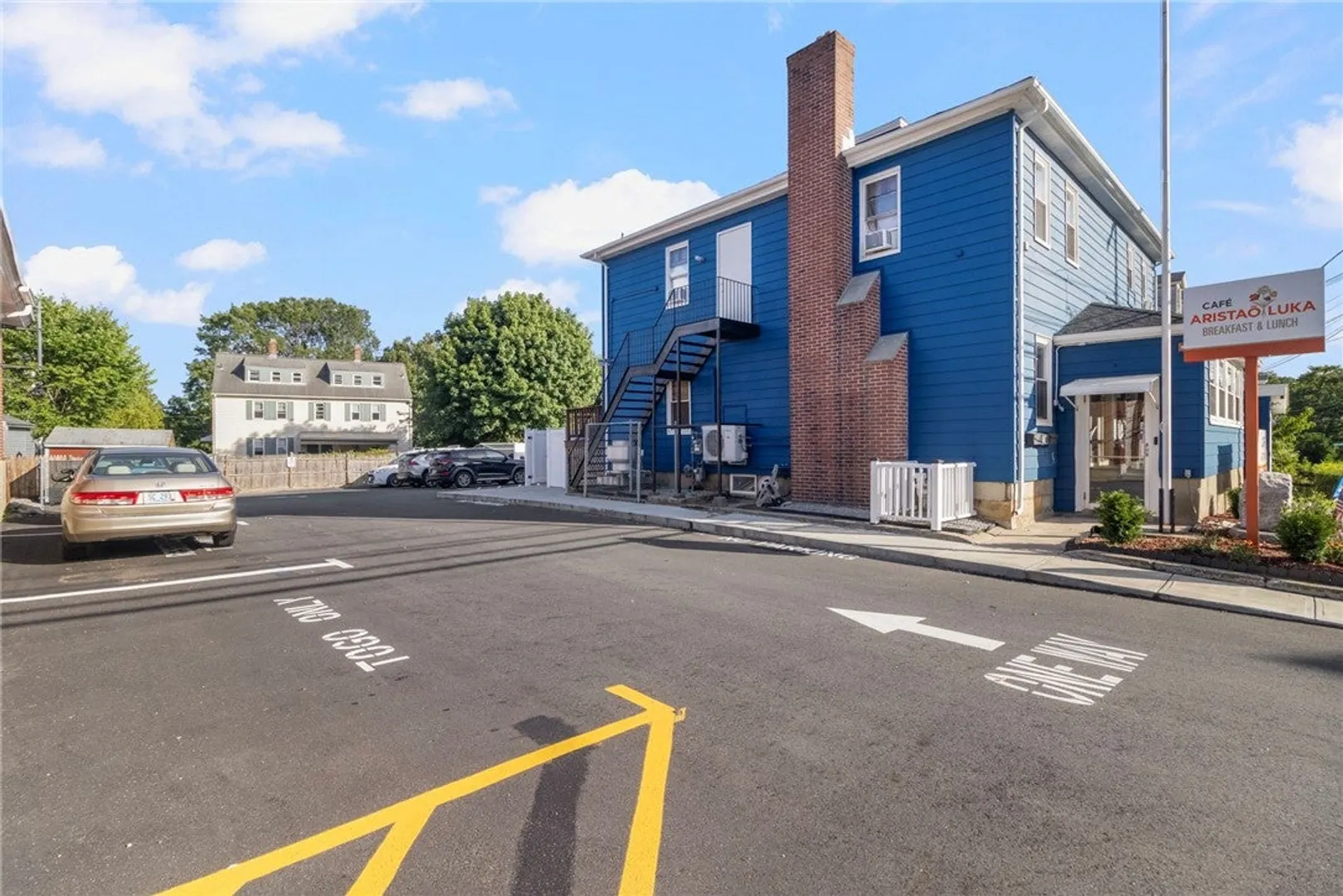 681 Providence Street Photo 46