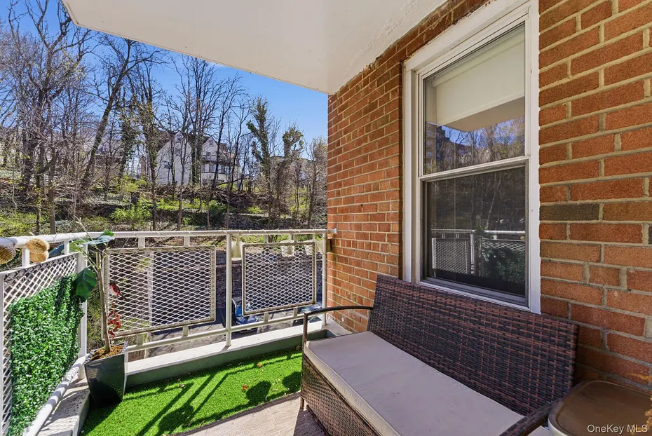 250 N Broadway  #5B Photo 3