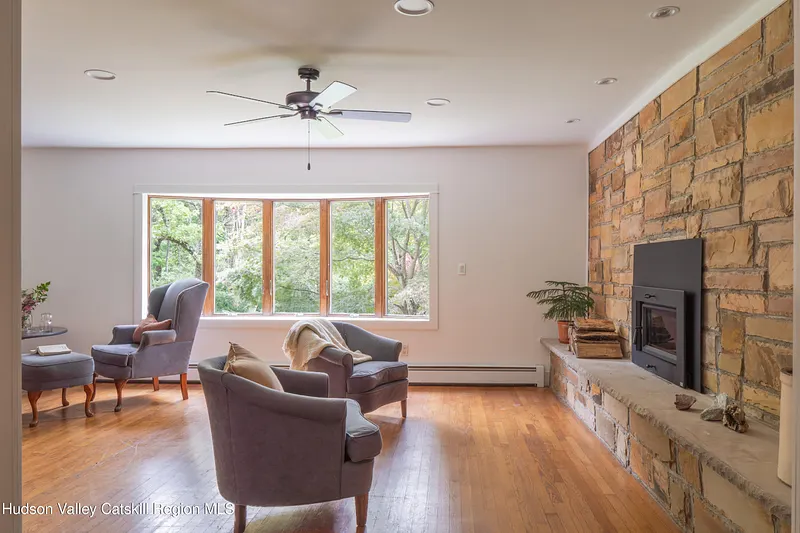 57 Anderson Road Photo 16