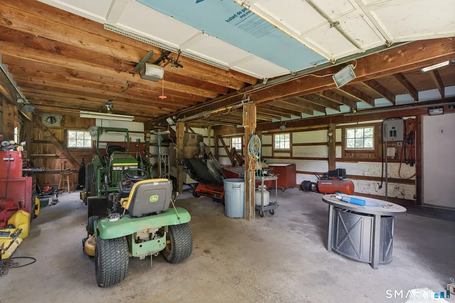 385 Cotton Hill Road Photo 25