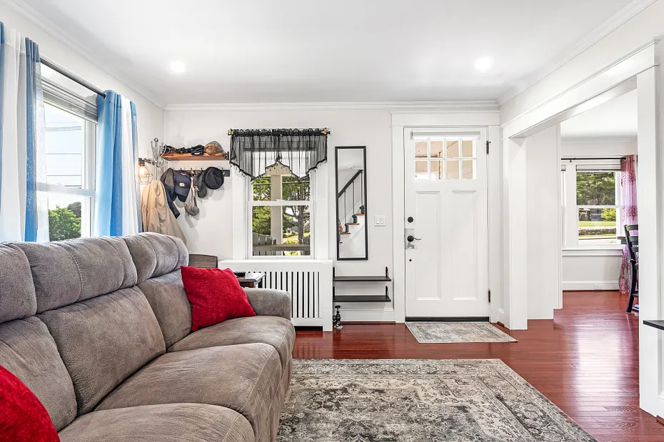 124 Beach Street Photo 18