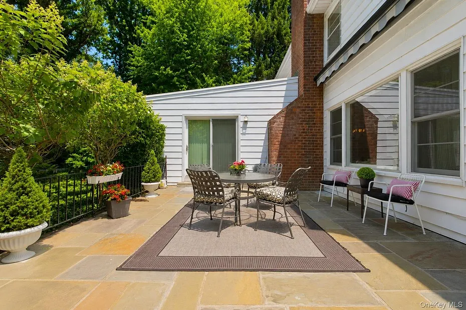 9 Parkfield Road Photo 39