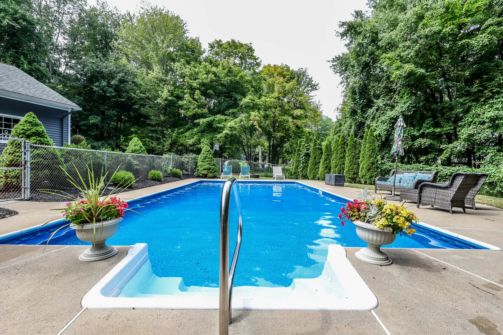 33 Brookwood Drive Photo 8