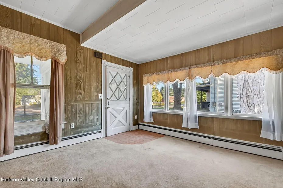 251 Jefferson Heights Photo 6
