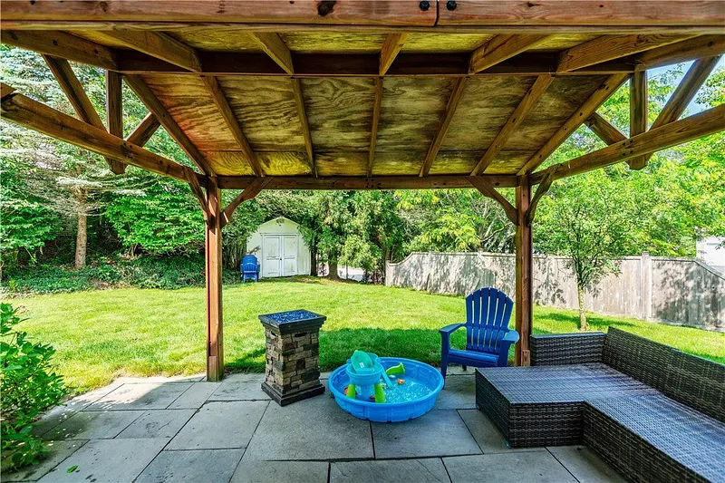 50 South Pond Drive Photo 44