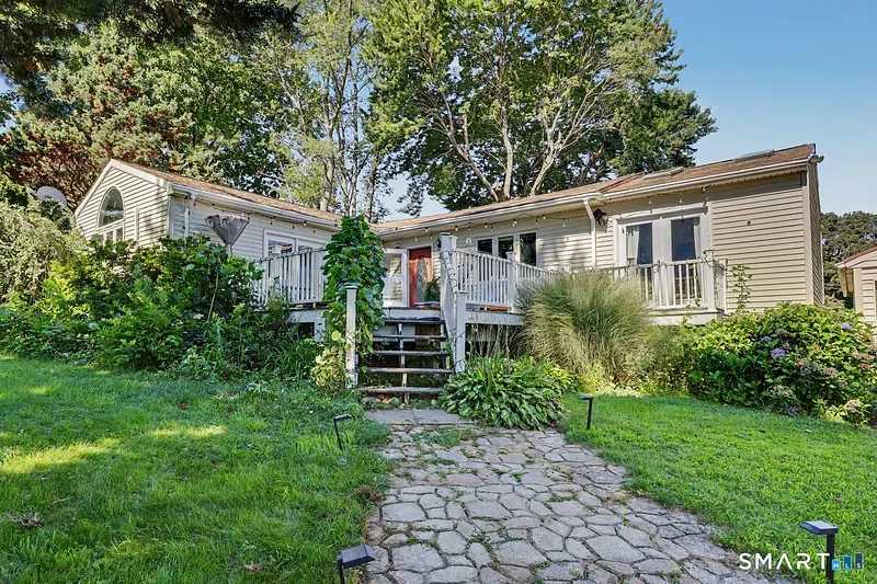 52 West Street Photo 2