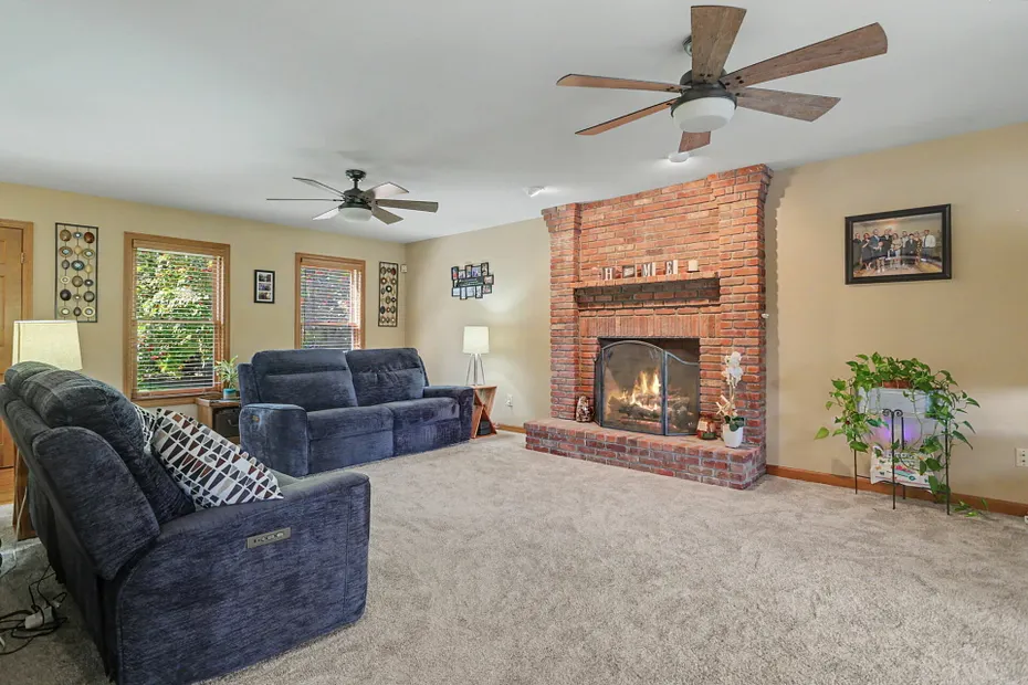 94 Tomlinson Road Photo 7