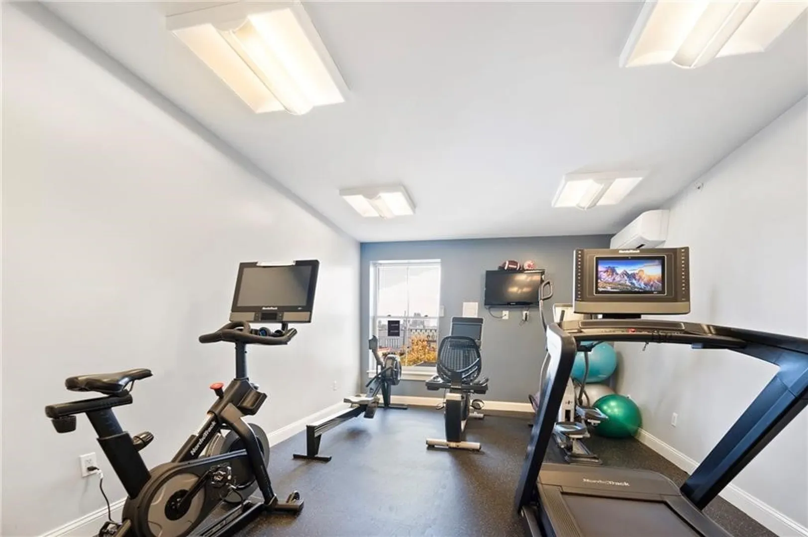 333 Atwells Avenue  #206 Photo 22