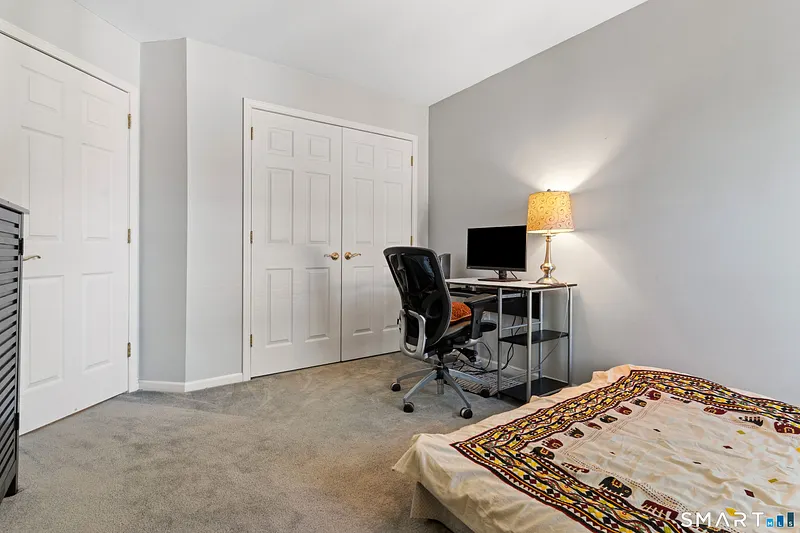 40 Lexington Way North Photo 22