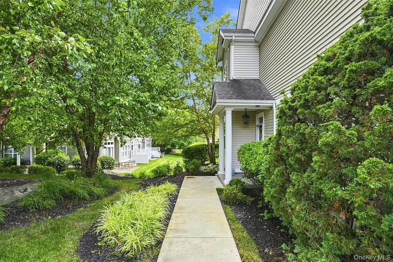 1 High Ridge Lane Photo 2