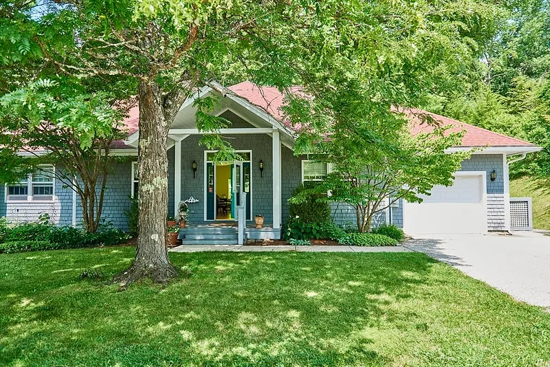 11 Prospect Hill  #8 Photo 9