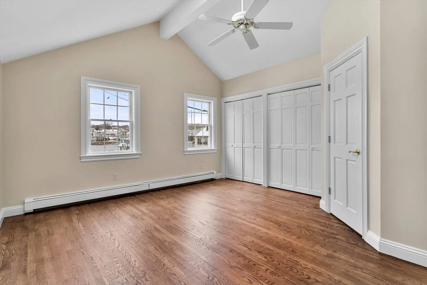 52 Bearskin Neck Photo 24
