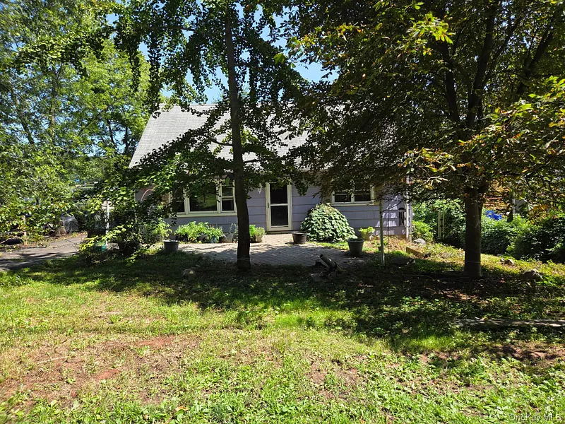 225 S Harrison Avenue Photo 3