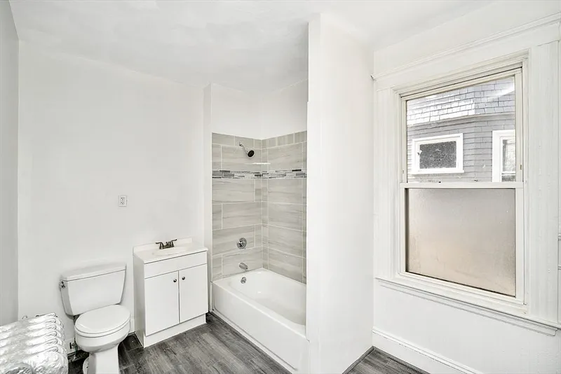 11 Pasadena Rd #1 Photo 2