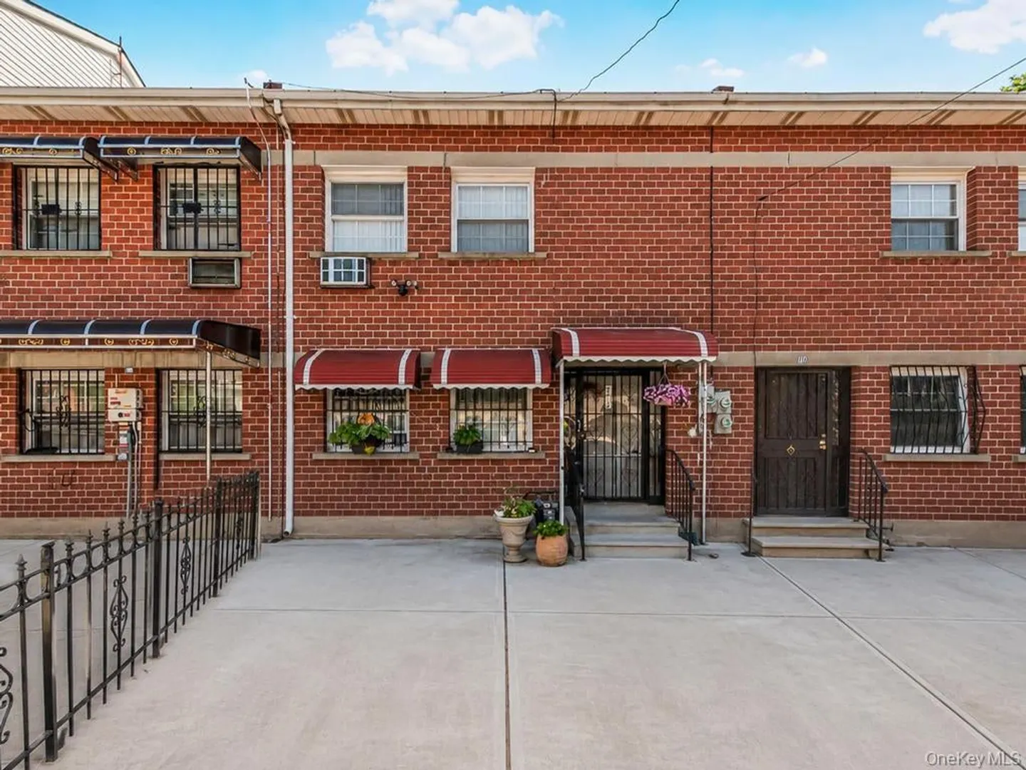 772 Home Street Photo 2