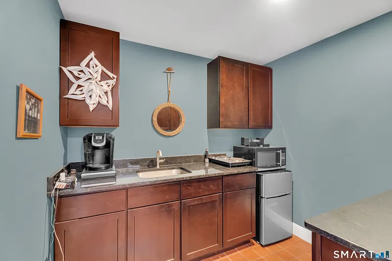 296 Mitchell Street Photo 12