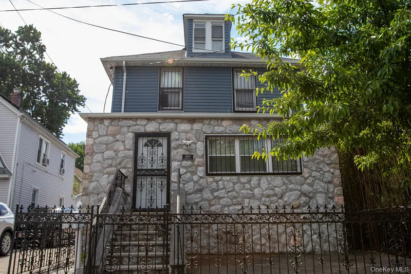 4810 Robertson Street Photo 2