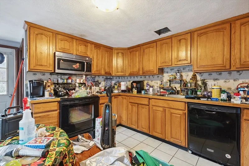 10 Hinckley Rd Photo 10