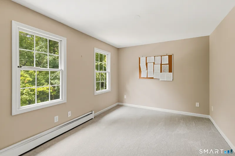 436 Tiffany Lane Photo 23
