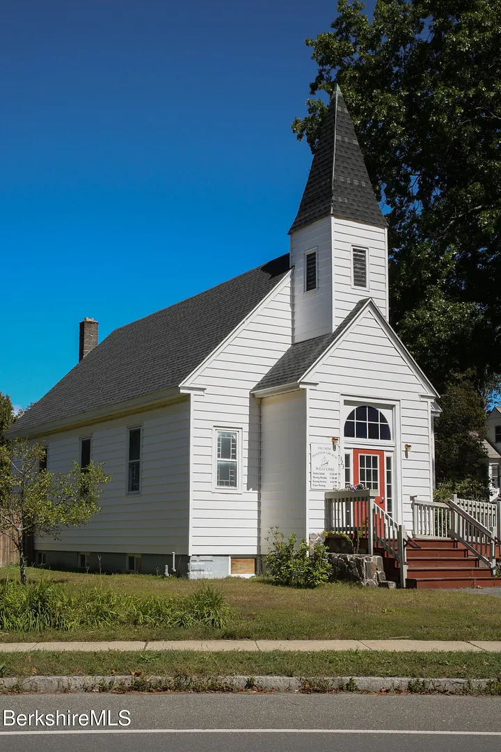 421 Elm St Photo 33