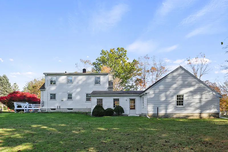 66 Roselyn Dr Photo 33