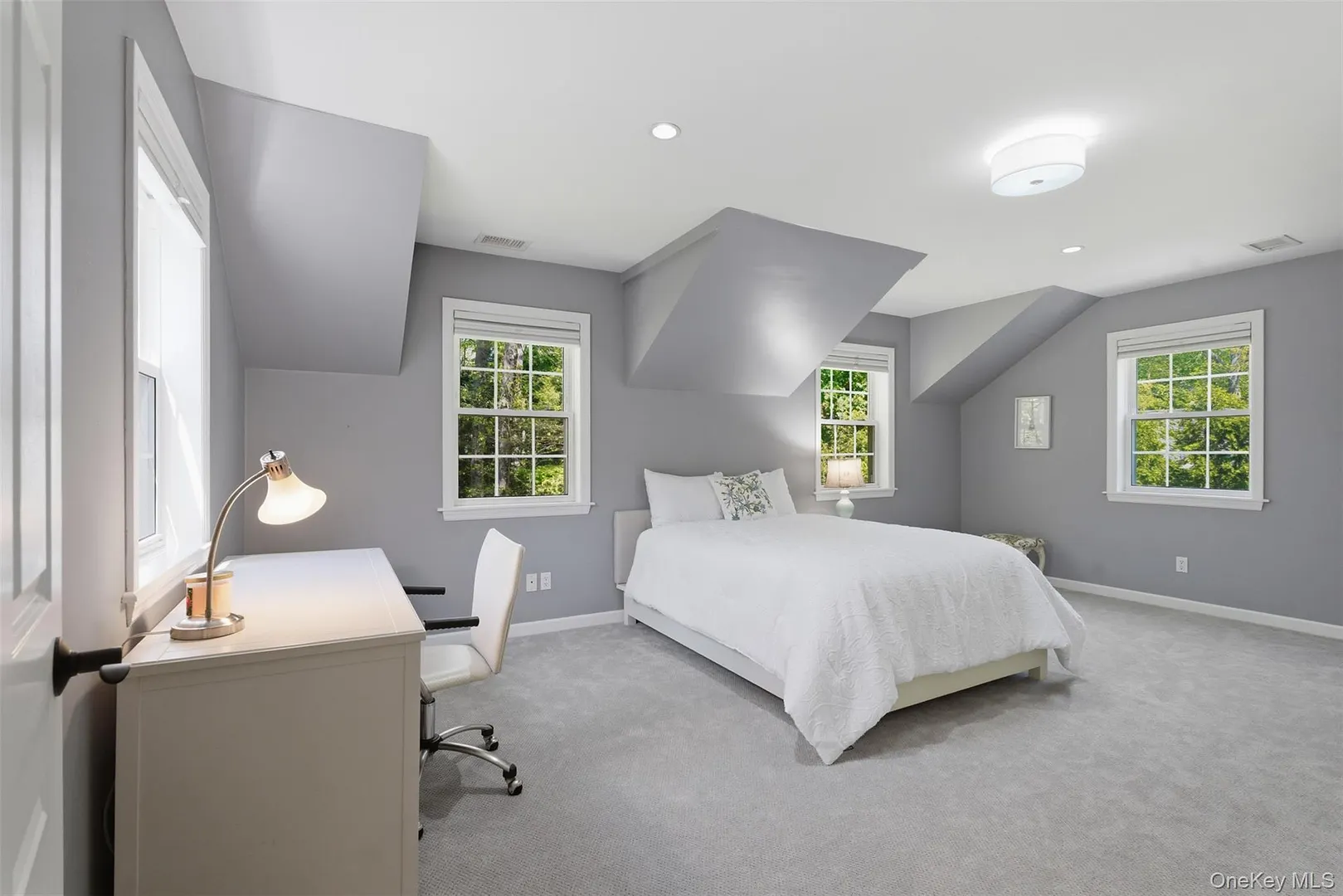 136 Devonshire Road Photo 25