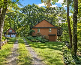 438 Churchill Rd