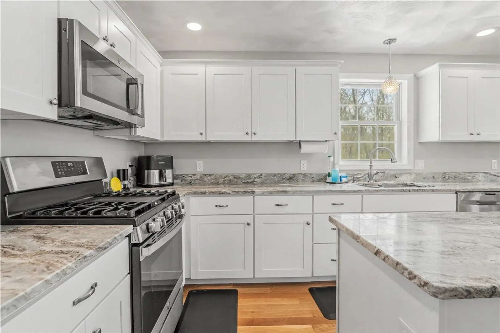 100 Franklin Road Photo 25