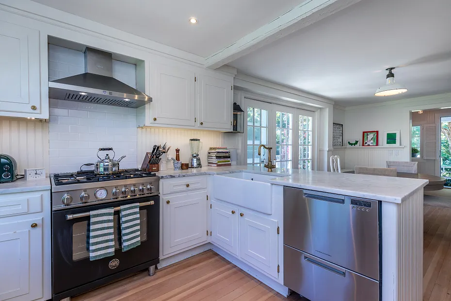 135 Wykeham Road Photo 13