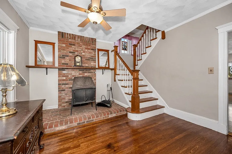 25 Wicklow Ave Photo 5
