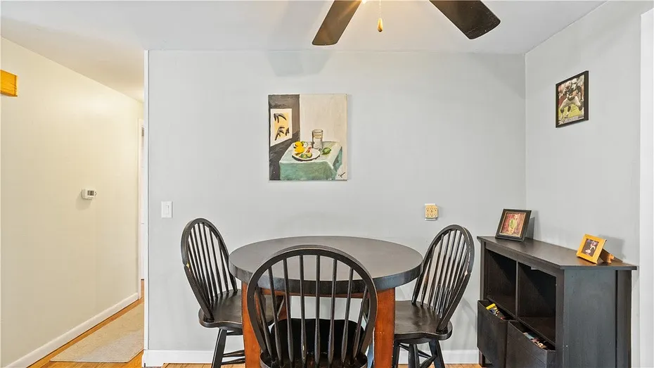 52 Brentwood Avenue Photo 8