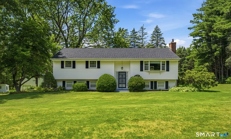 385 Cotton Hill Road Photo 1