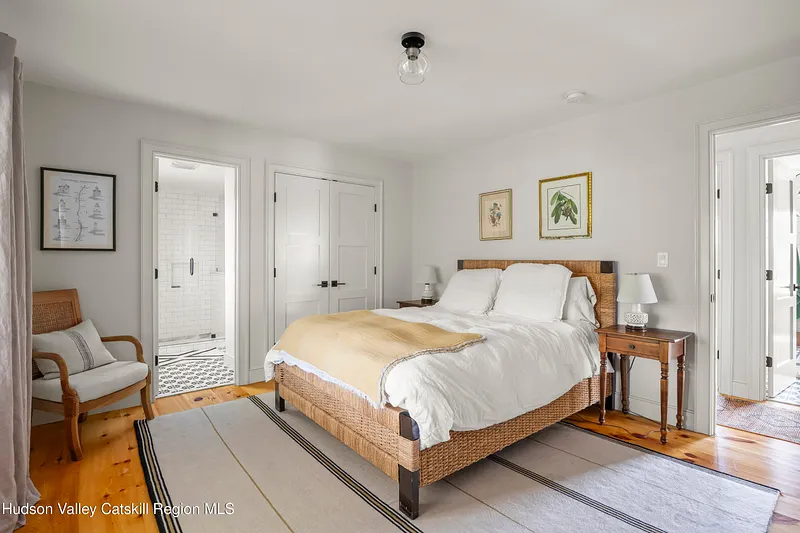 476 South Road Photo 15