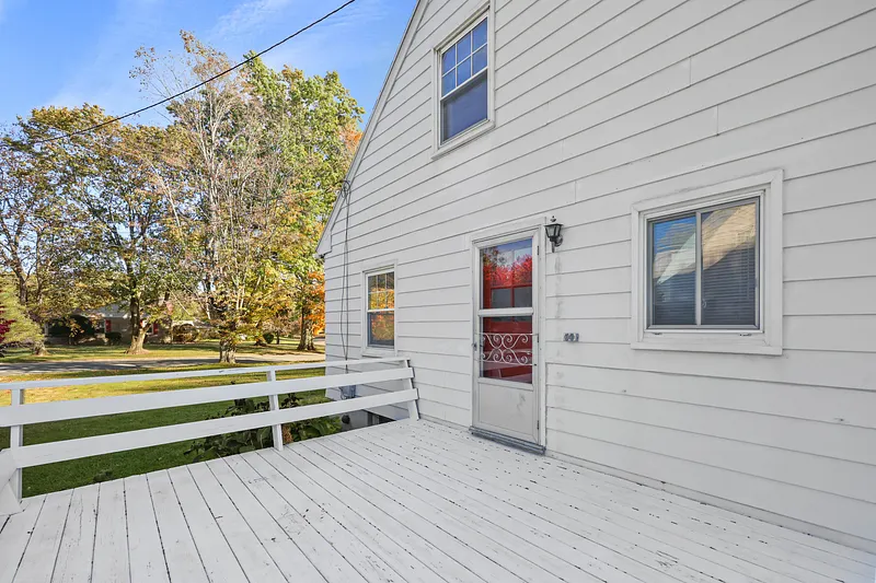 66 Roselyn Dr Photo 31