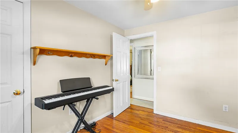 52 Brentwood Avenue Photo 18